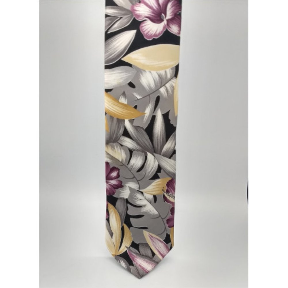 Plumeria Tie by Etienne Aigner